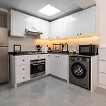 Dubai Marina - 1 Bhk Stunning Apartment